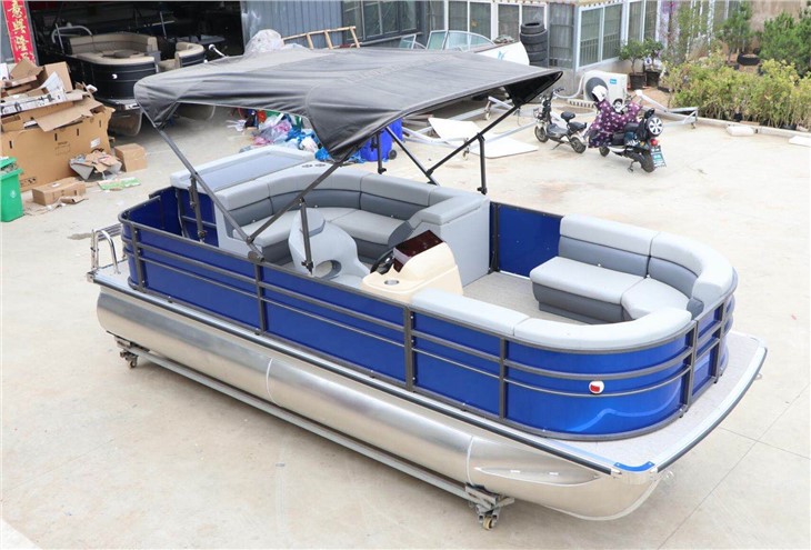 Bateau ponton de luxe